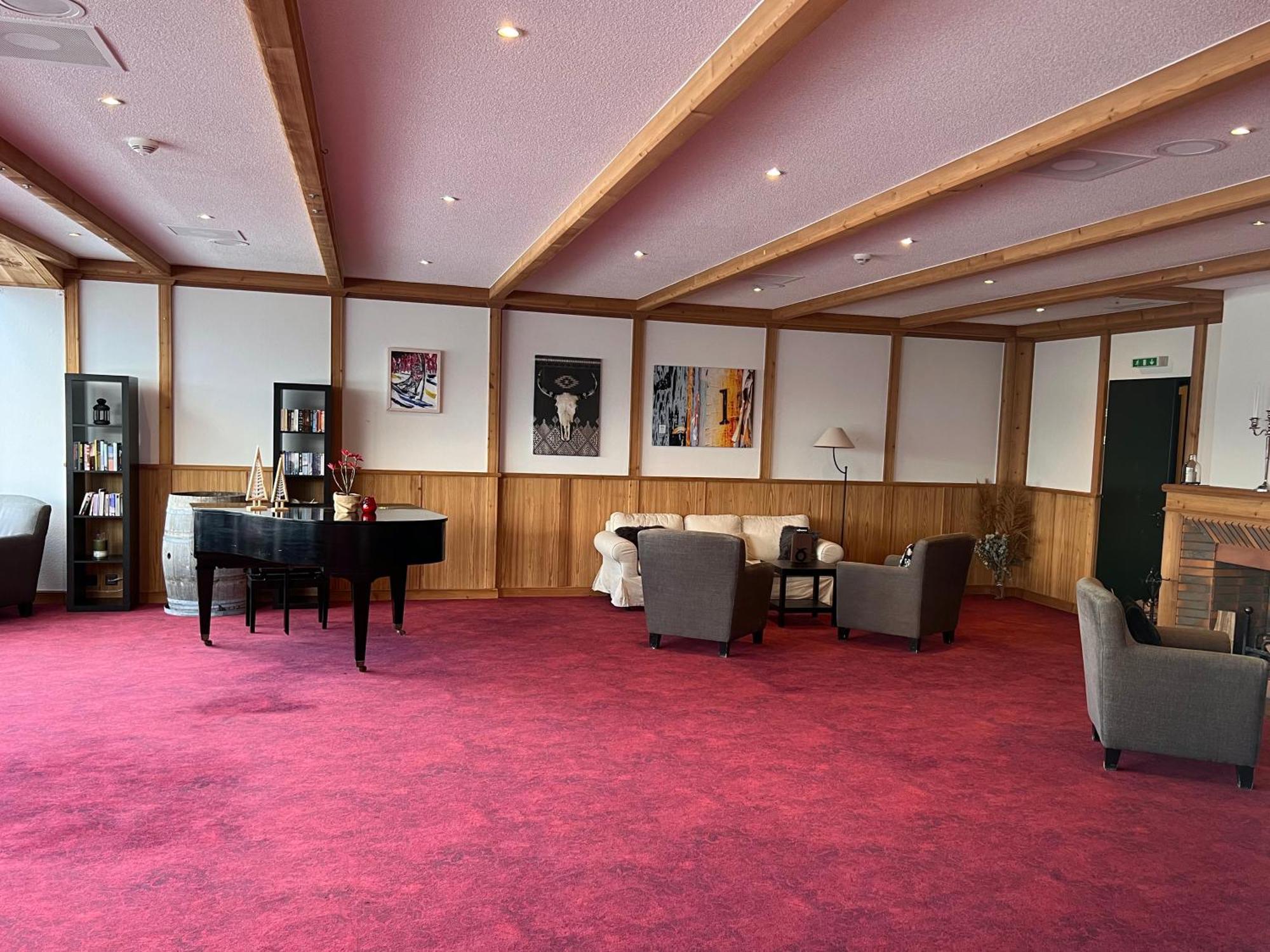 ויסונה Hotel Chalet Royal מראה חיצוני תמונה